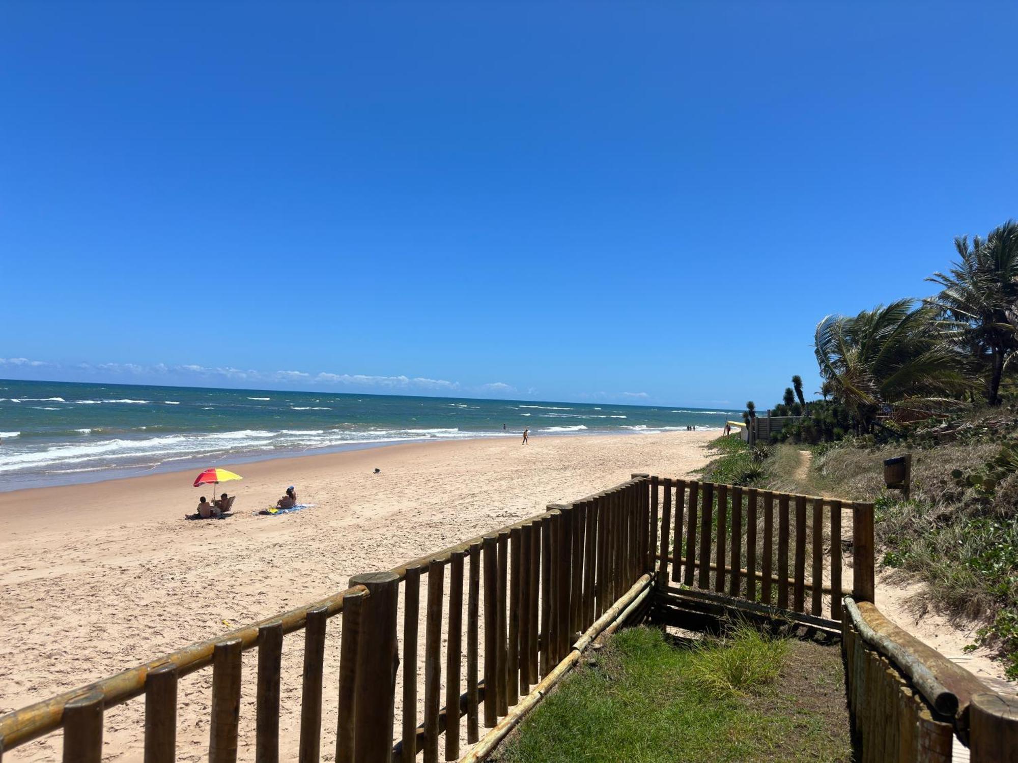 Flat Guarajuba 4 Quartos Terreo A Beira Mar - Pe Na Areia - Governanca Com Arrumadeira E Wi Fi Inclusos Camassari Exterior foto