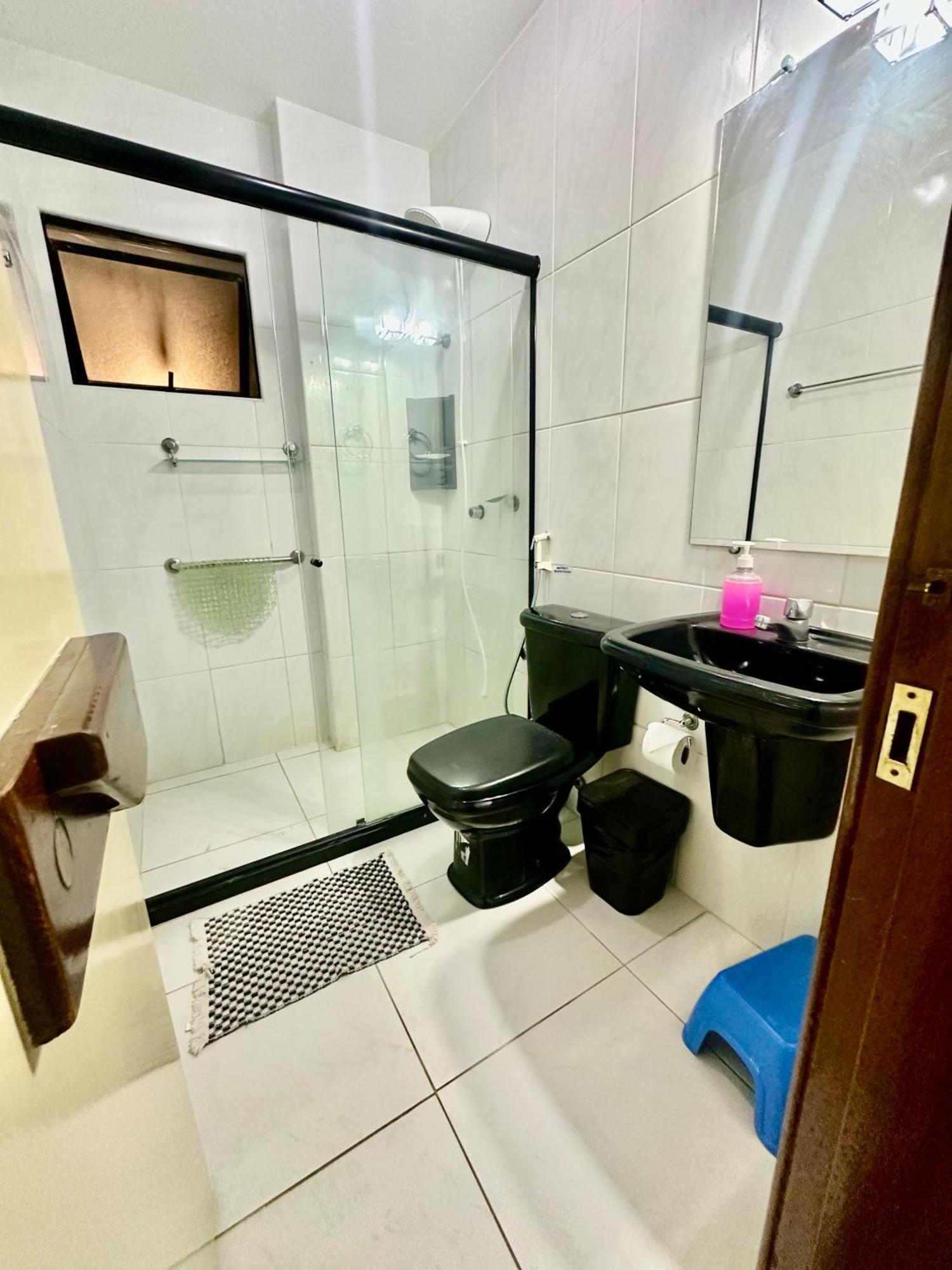 Flat Guarajuba 4 Quartos Terreo A Beira Mar - Pe Na Areia - Governanca Com Arrumadeira E Wi Fi Inclusos Camassari Exterior foto
